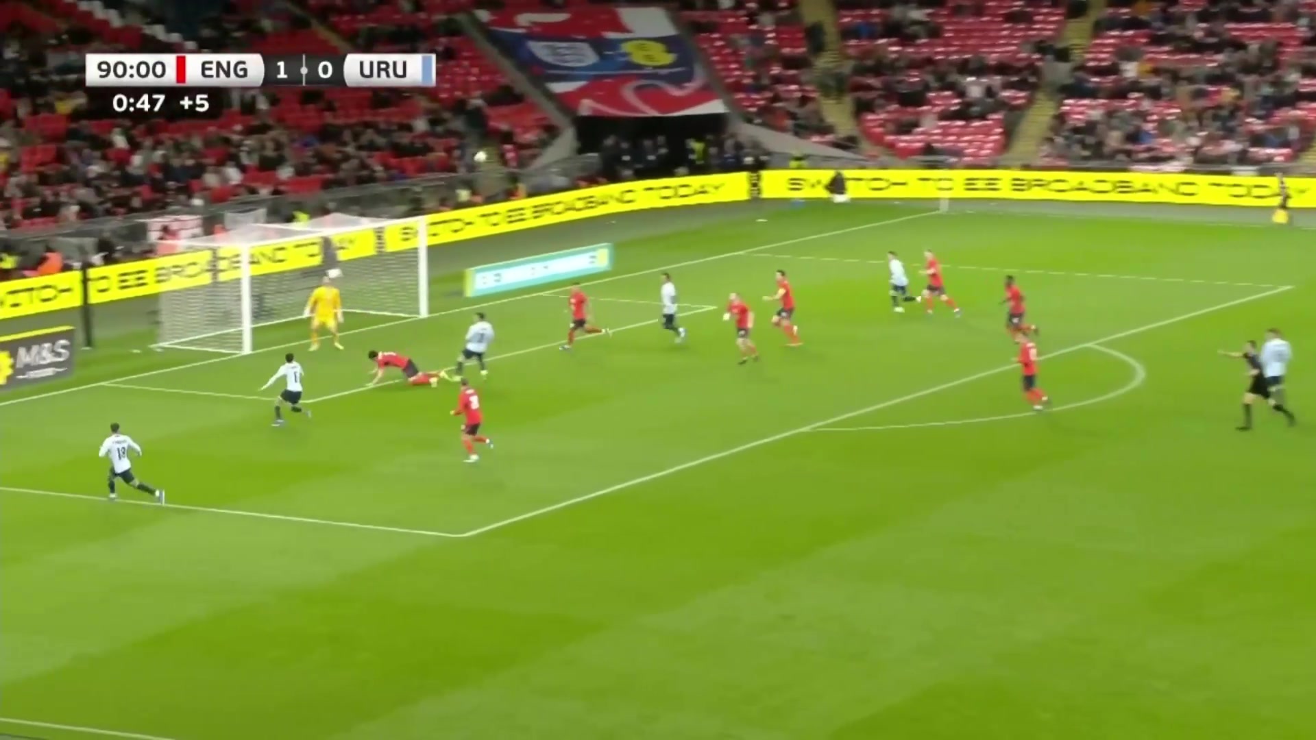 乌拉圭1-1扳平英格兰本-怀特补时送点巴尔韦德主罚命中