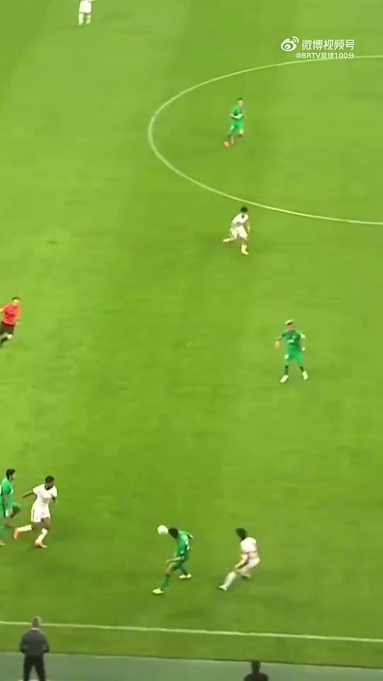 北京广播电视台发视频质疑足协评议慢放韦世豪犯规后爆粗口型