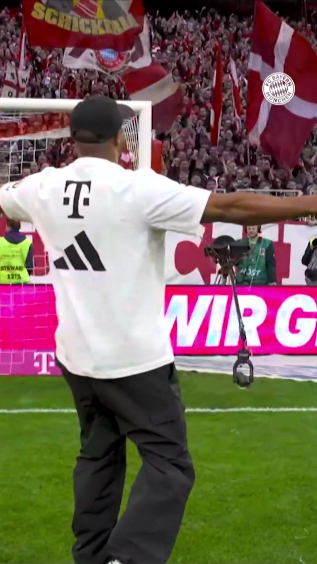 提前四轮夺冠孔帕尼在