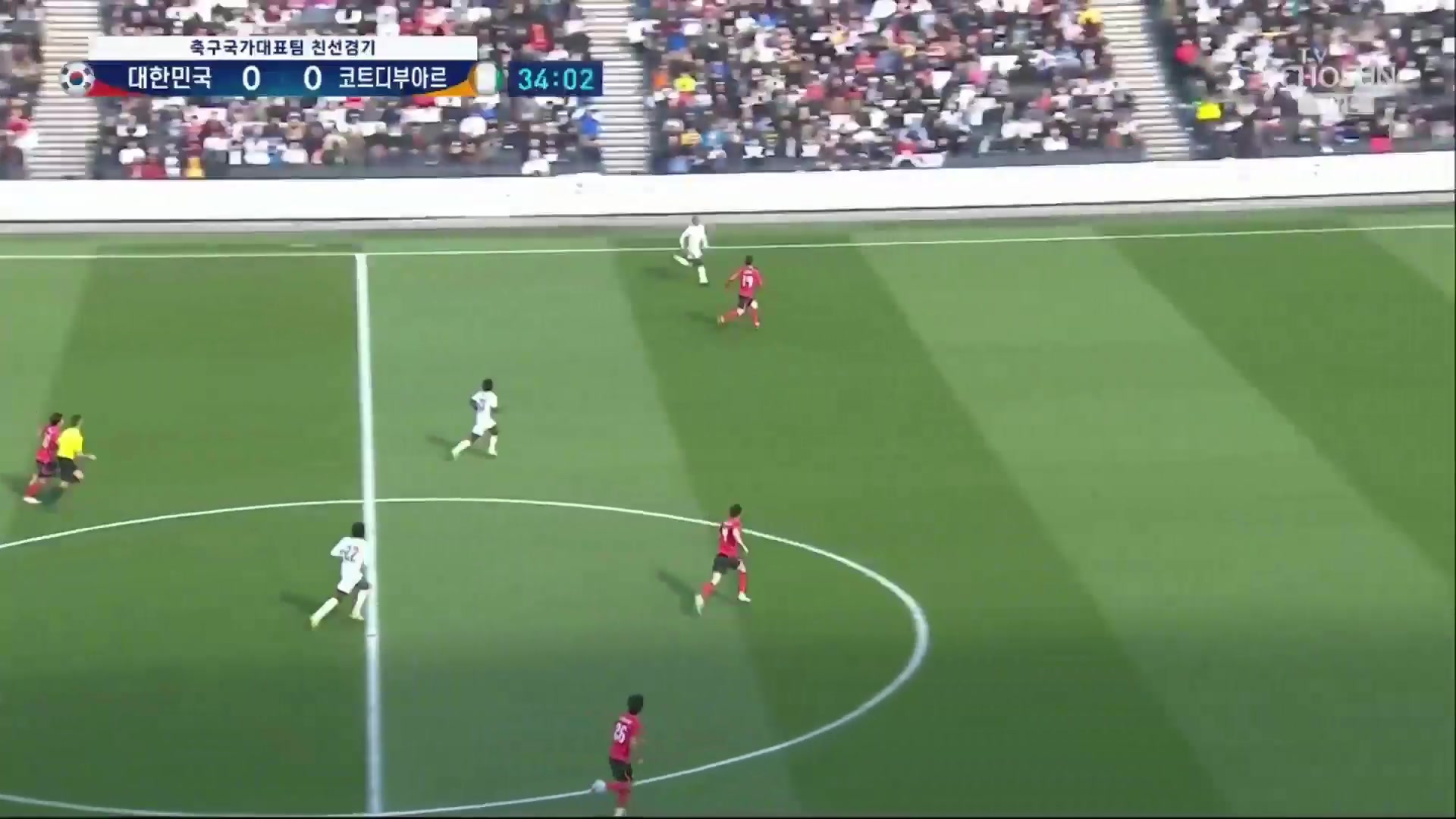 韩国丢球戈多一人打爆韩国右路盖桑禁区内包抄破门