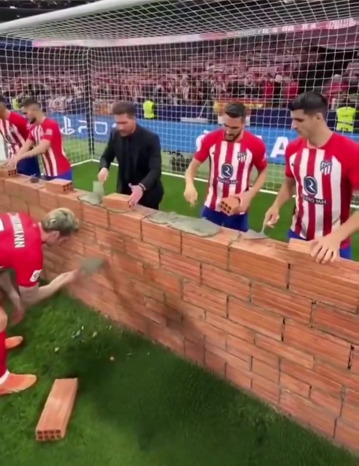 国外网友调侃这是次回合马竞迎战巴萨的战术