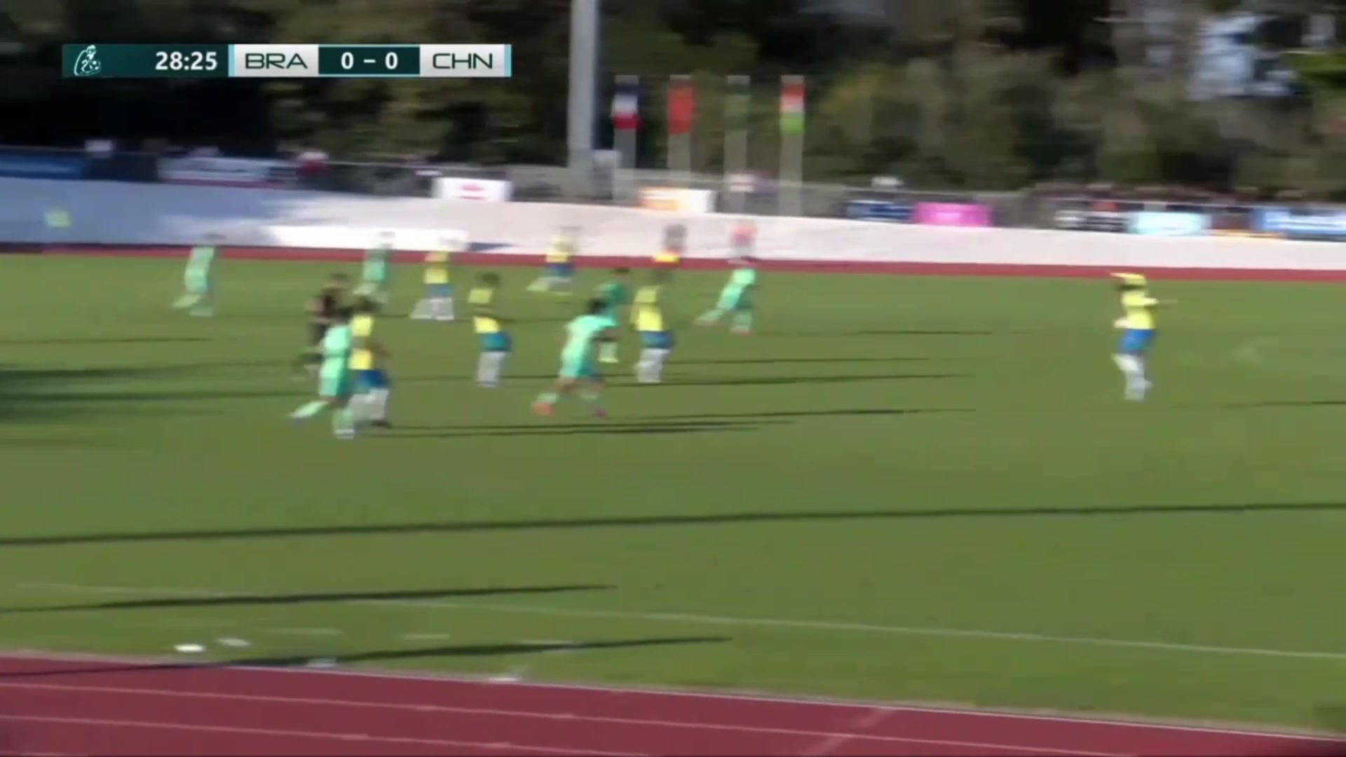 中国男足U16丢球费雷拉插上禁区内弹射破门