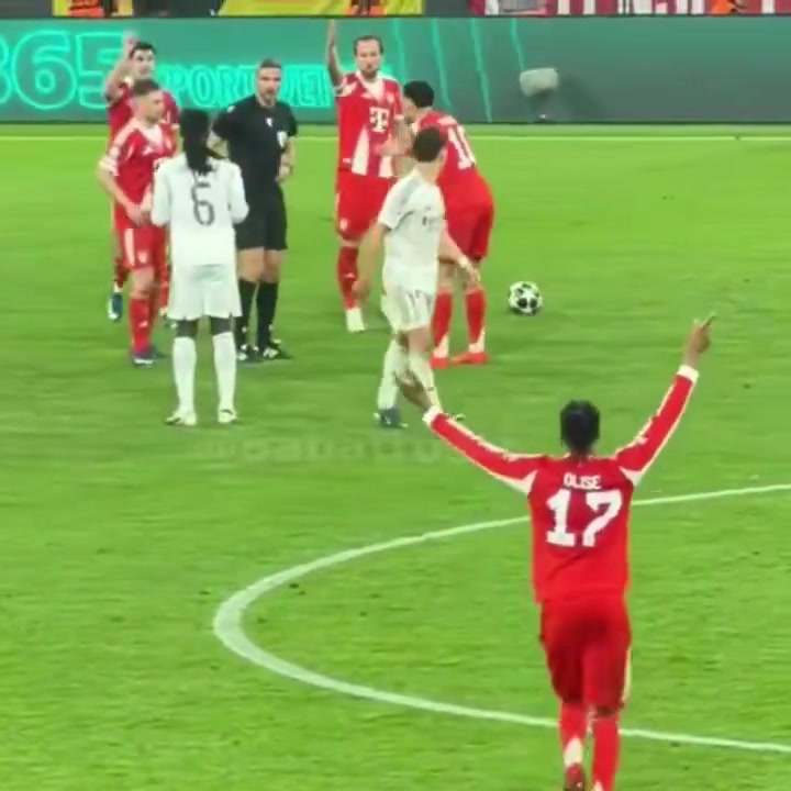 奥利塞示意裁判给卡马文加第二张黄牌判罚后他高兴坏了