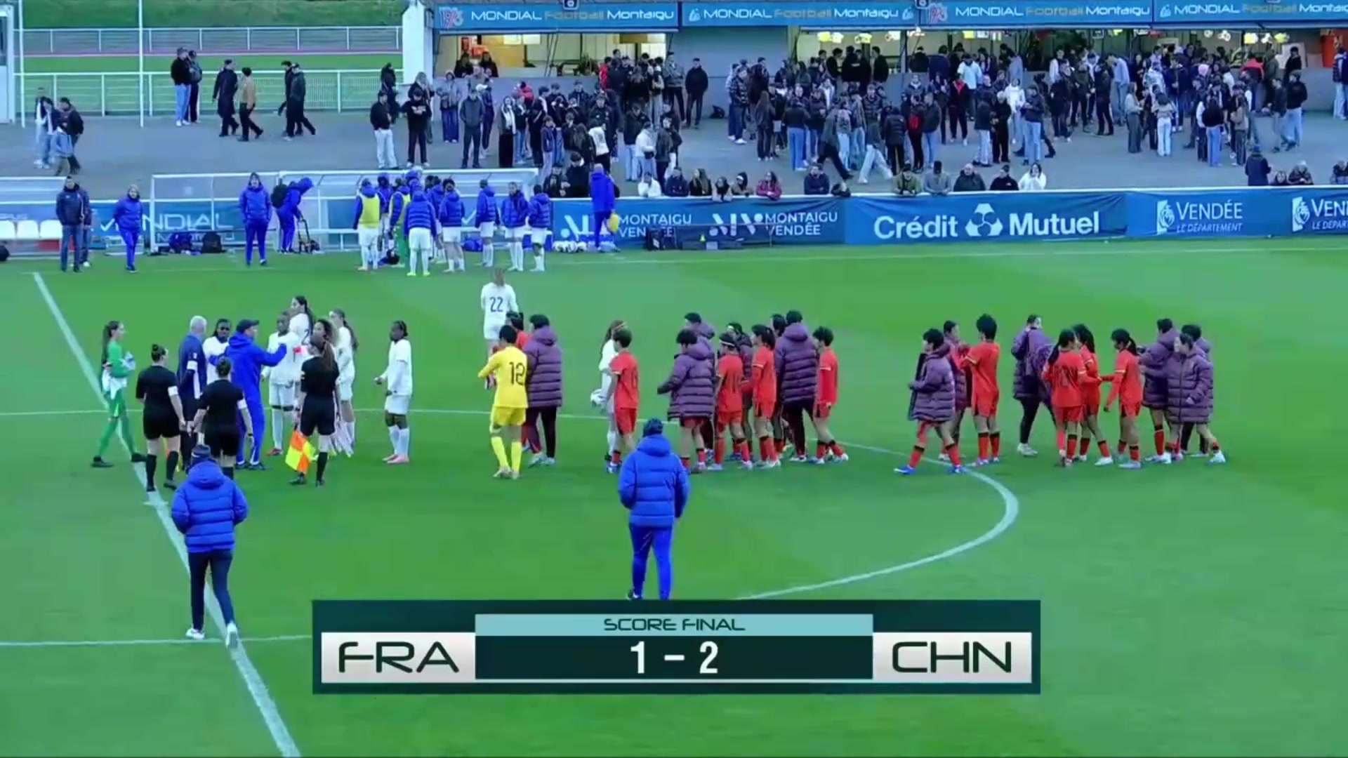 太没风度法国U16女足赛和与裁判争执后拒与中国女足握手