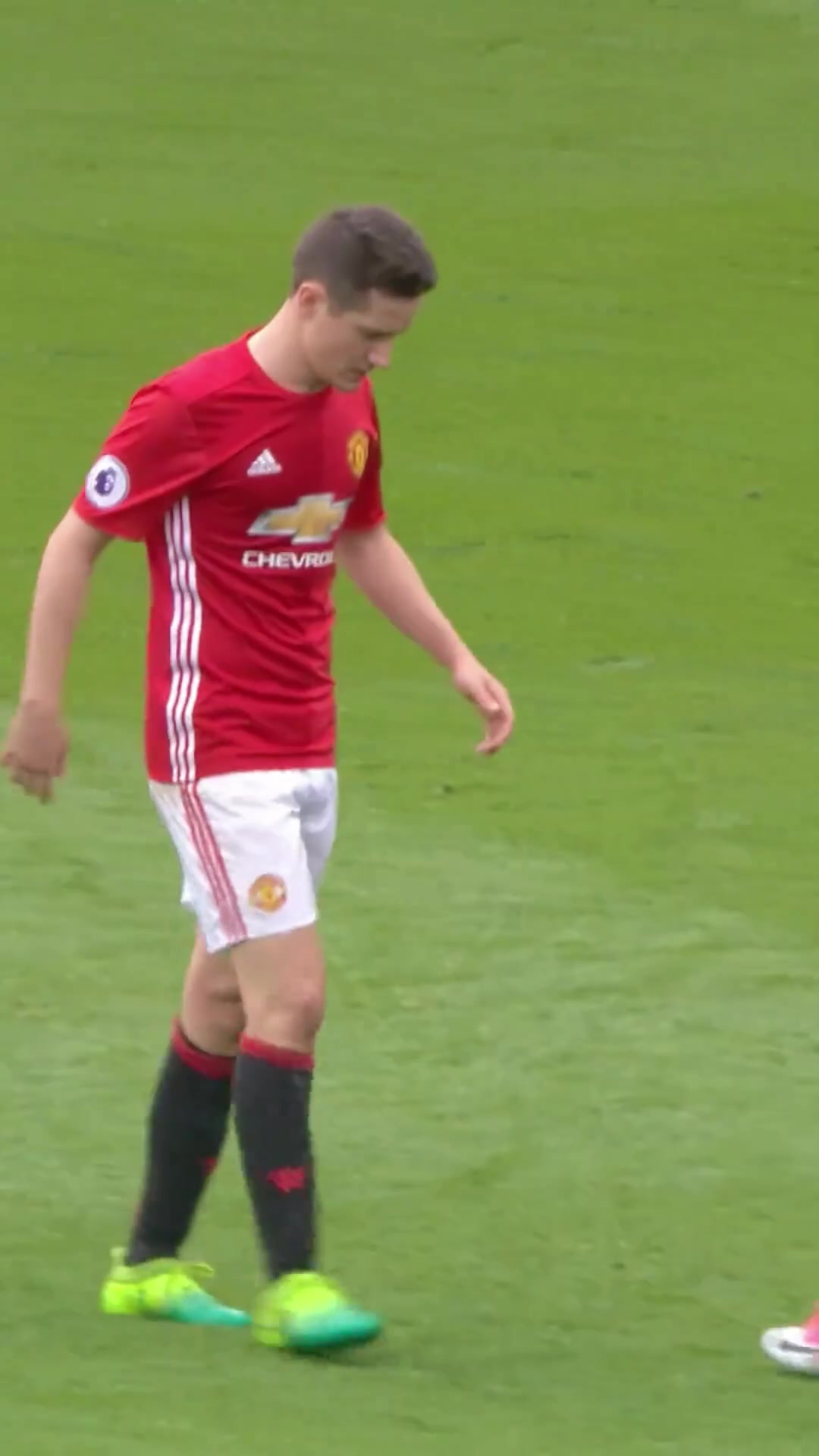 埃雷拉攻防两端统治级锁死阿扎尔传射建功曼联2-0切尔西