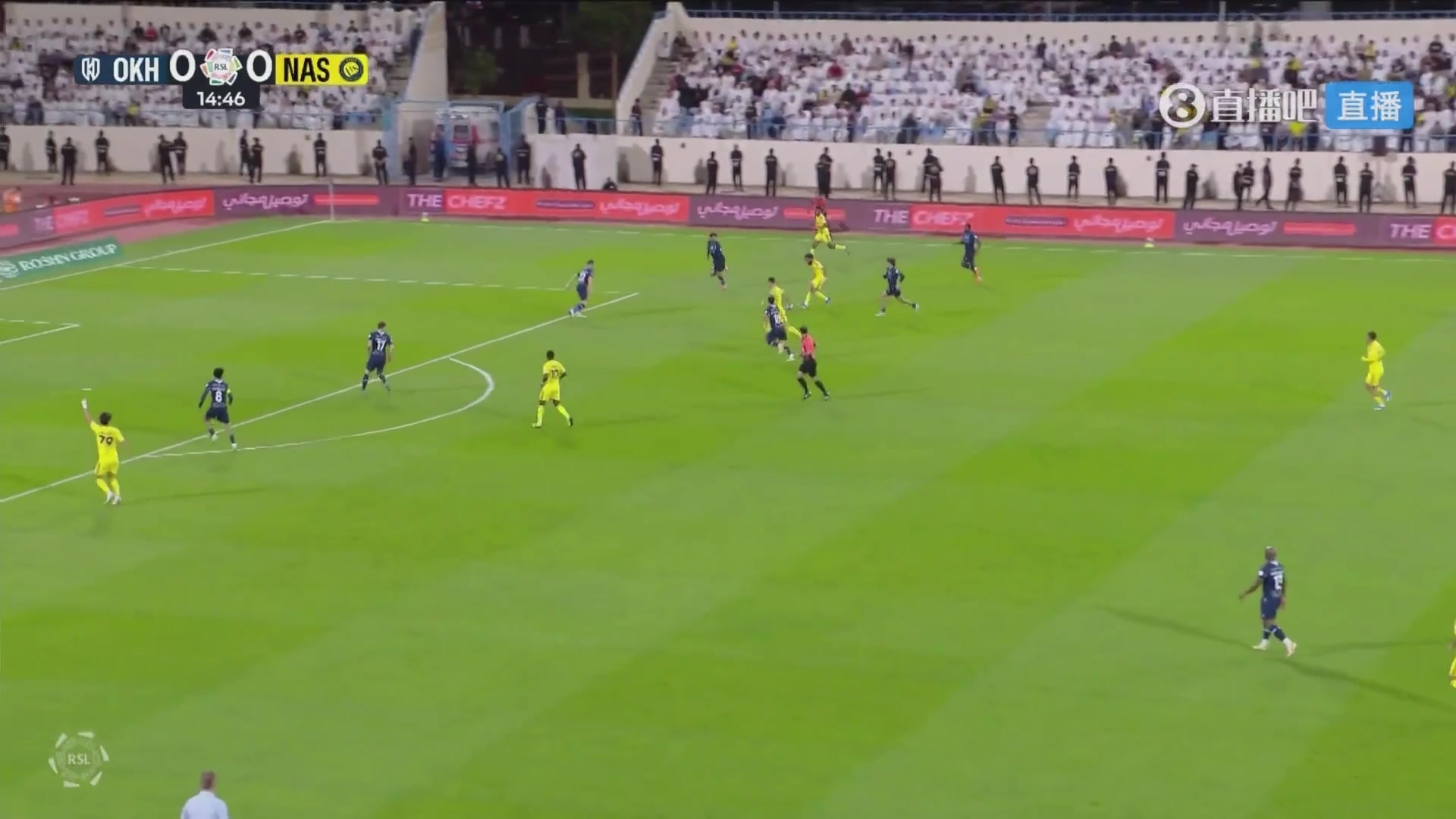 连场破门生涯第968球纳瓦夫横敲C罗领球杀入禁区推射破门