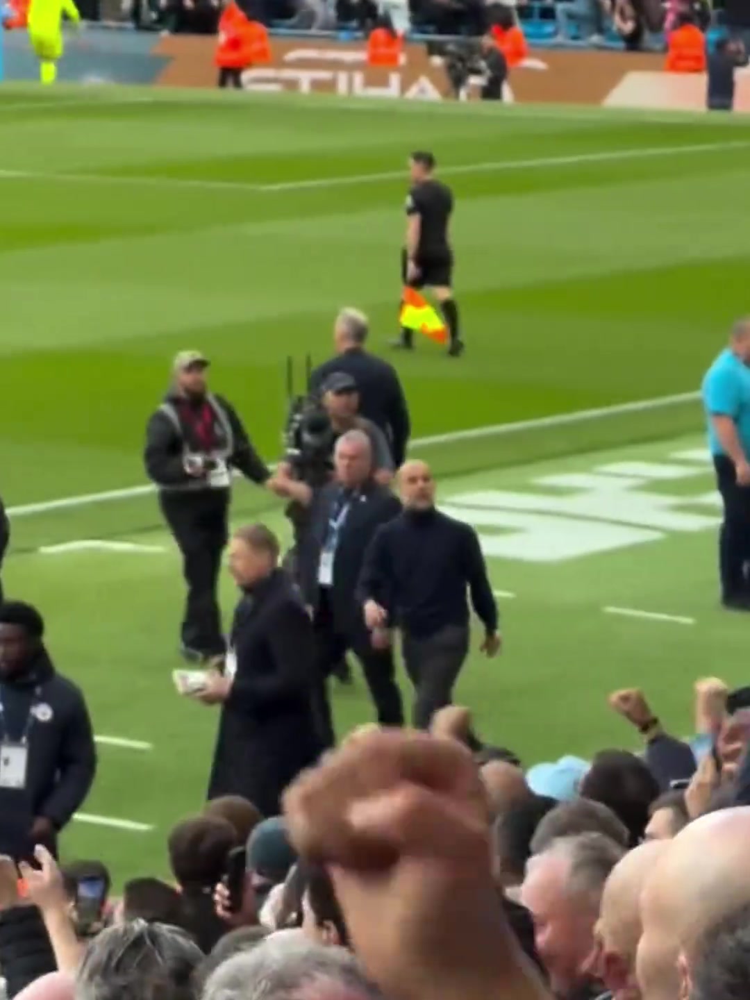 曼城抢回争冠主动权少