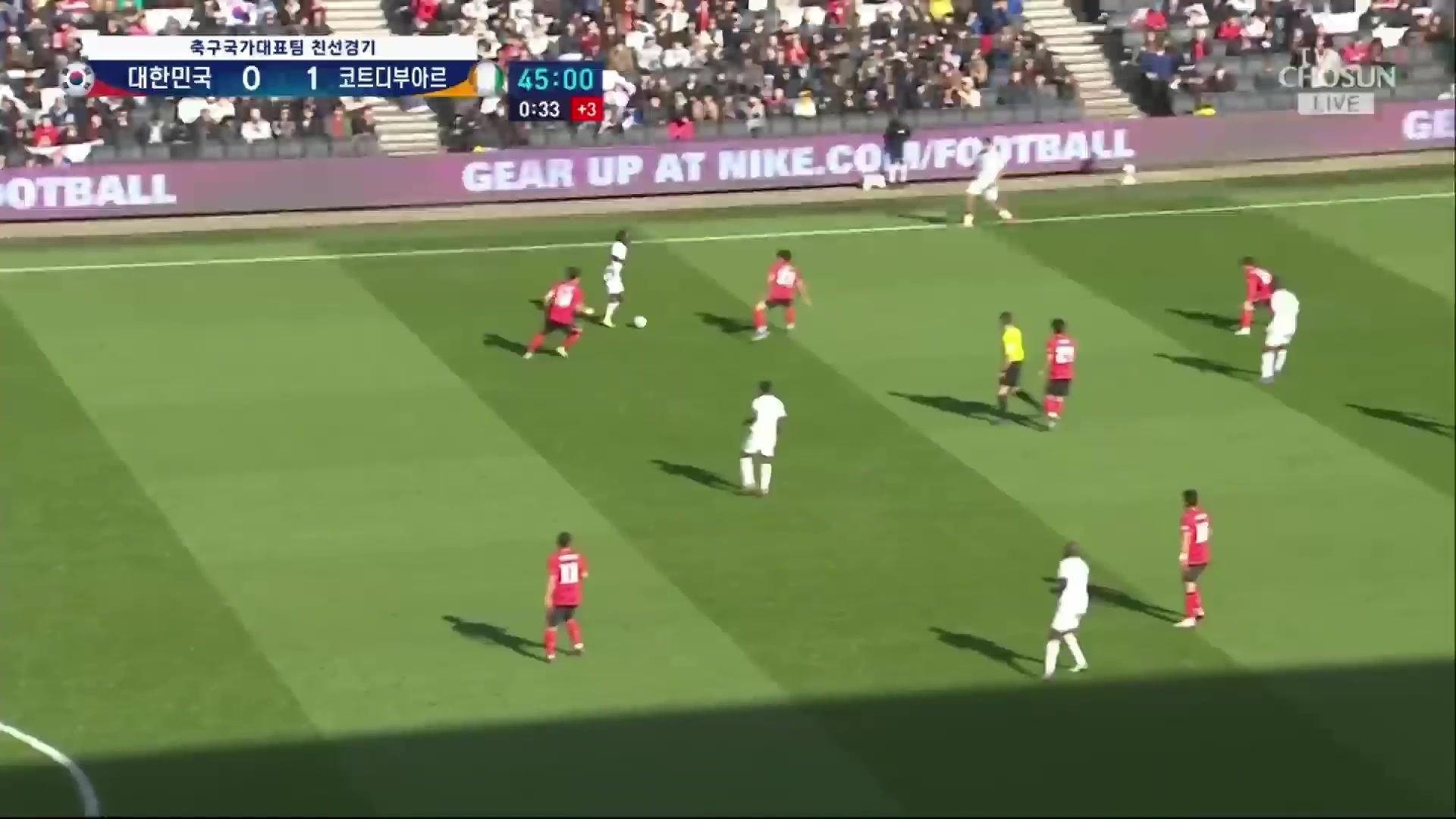 韩国2球落后韩国右路再被打穿阿迪格拉转身禁区内抽射破门